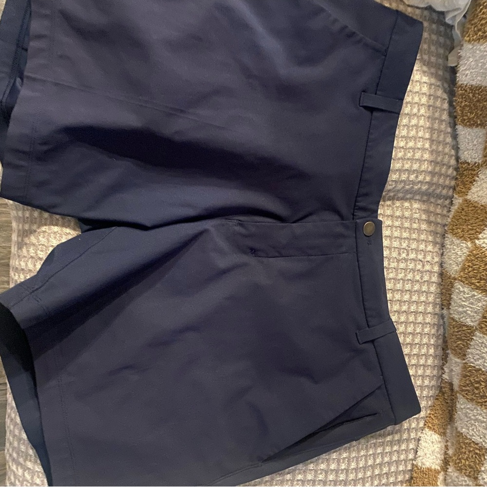 Men's Lululemon golf shorts 36